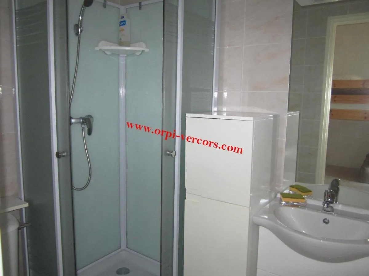 Charmant Studio Cabine Renove Pour 4 Pers. Au Pied Des Pistes A Villard-De-Lans - Fr-1-689-84